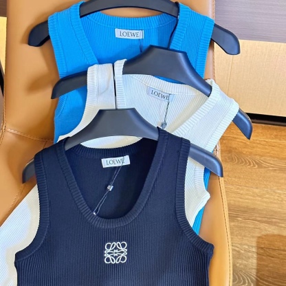 L style logo embroidered vest