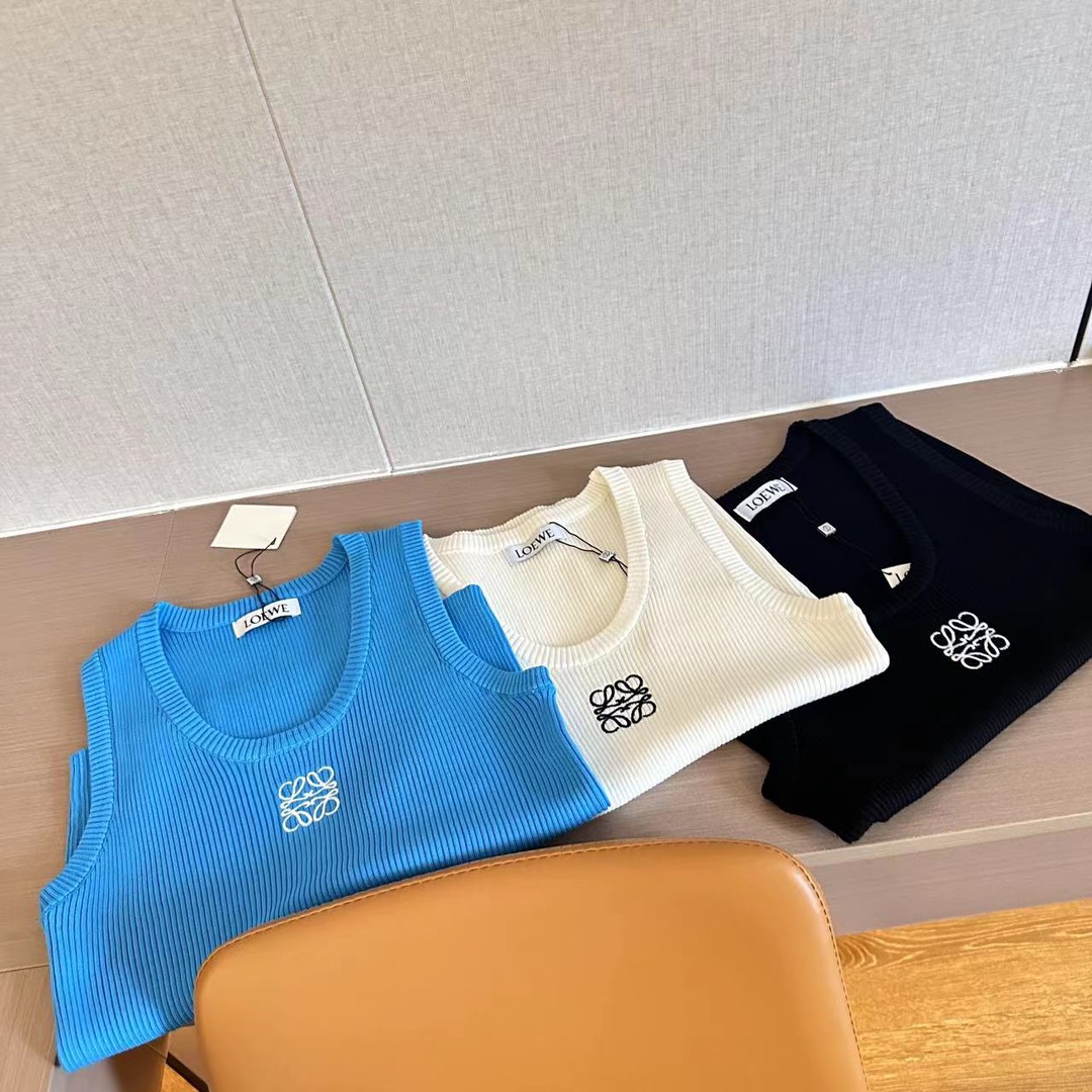 L style logo embroidered vest