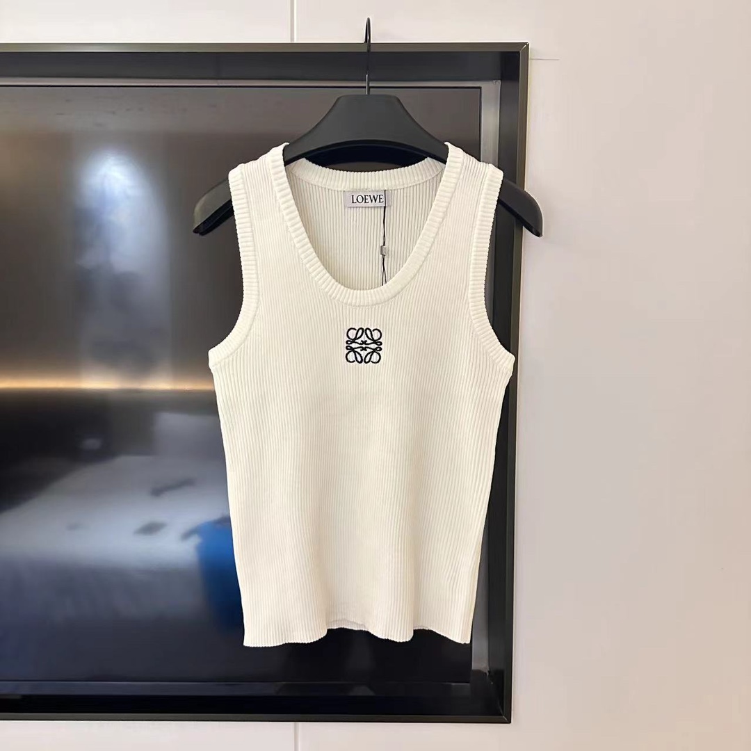 L style logo embroidered vest