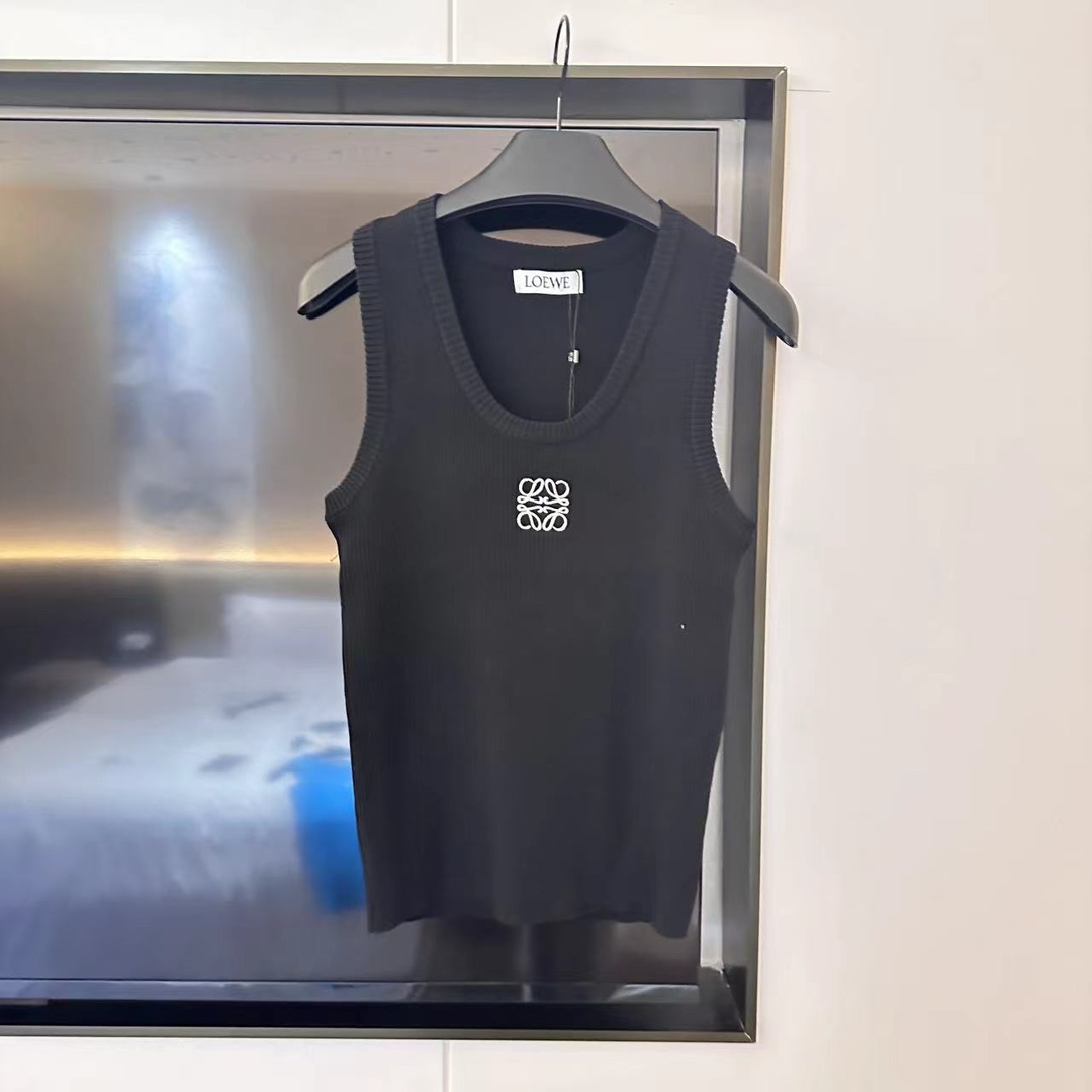 L style logo embroidered vest