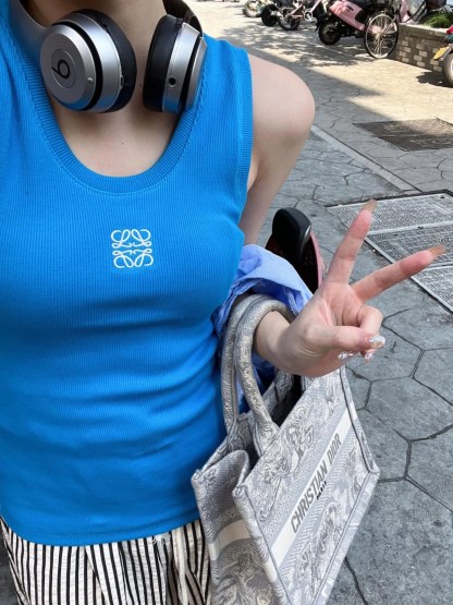 L style logo embroidered vest