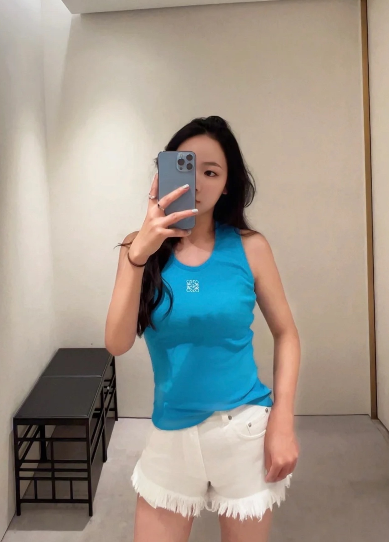 L style logo embroidered vest