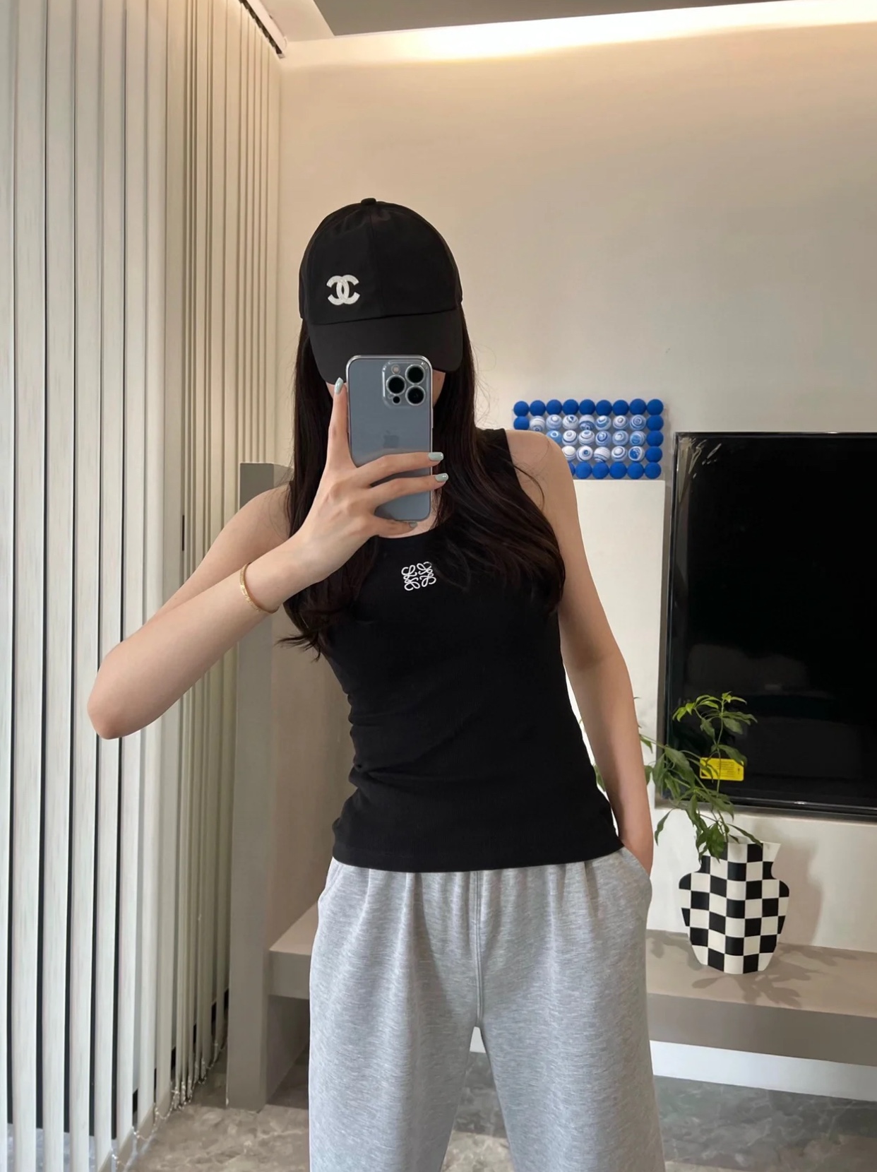 L style logo embroidered vest