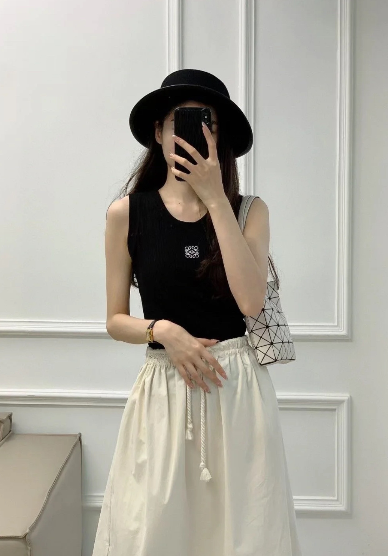 L style logo embroidered vest