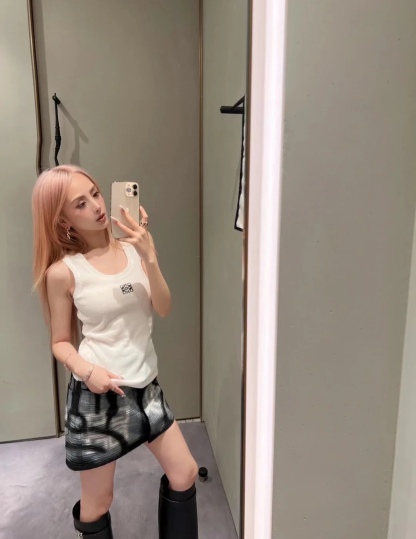 L style logo embroidered vest