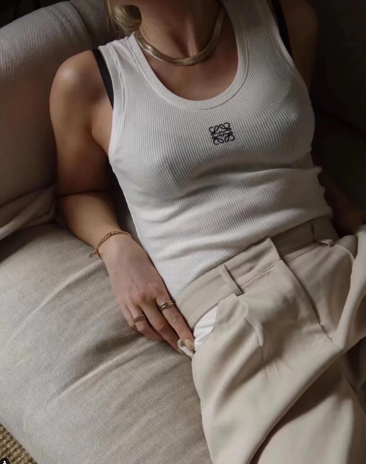 L style logo embroidered vest