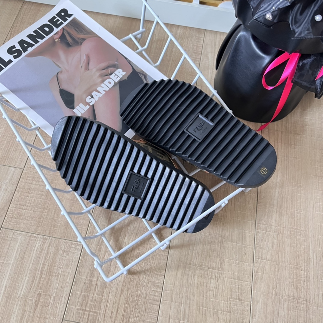 F style Women Slippers