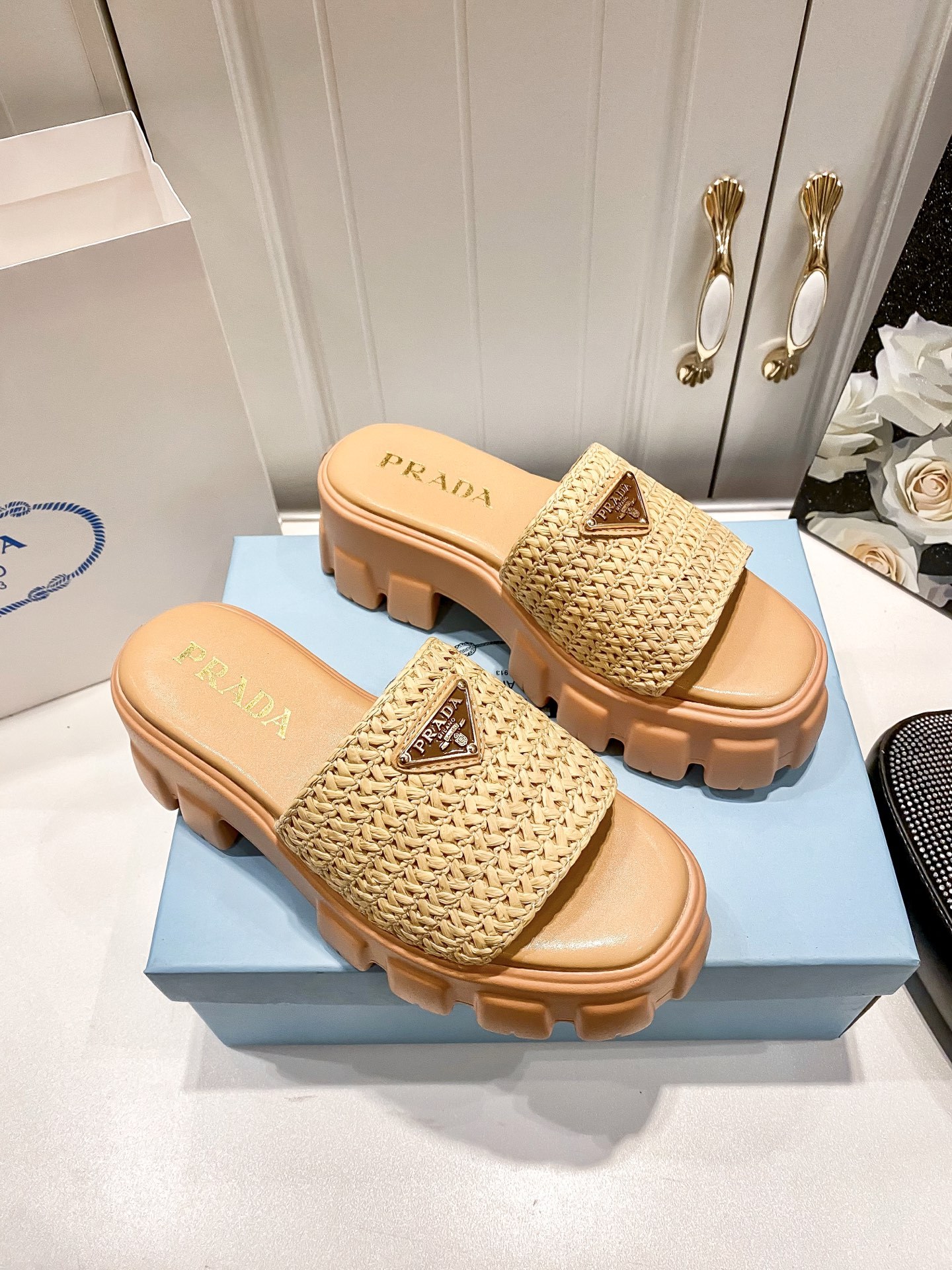 P style Woven platform slippers