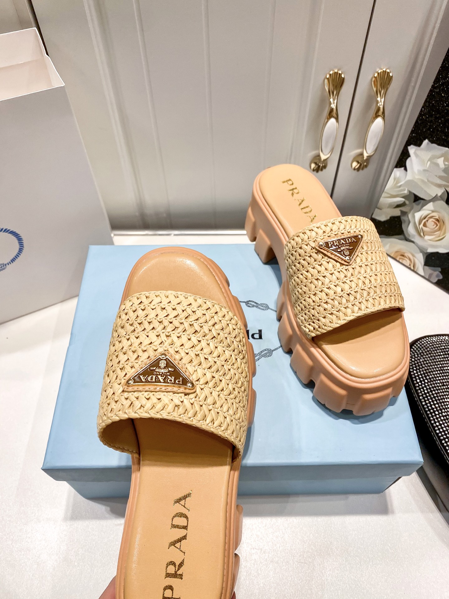 P style Woven platform slippers