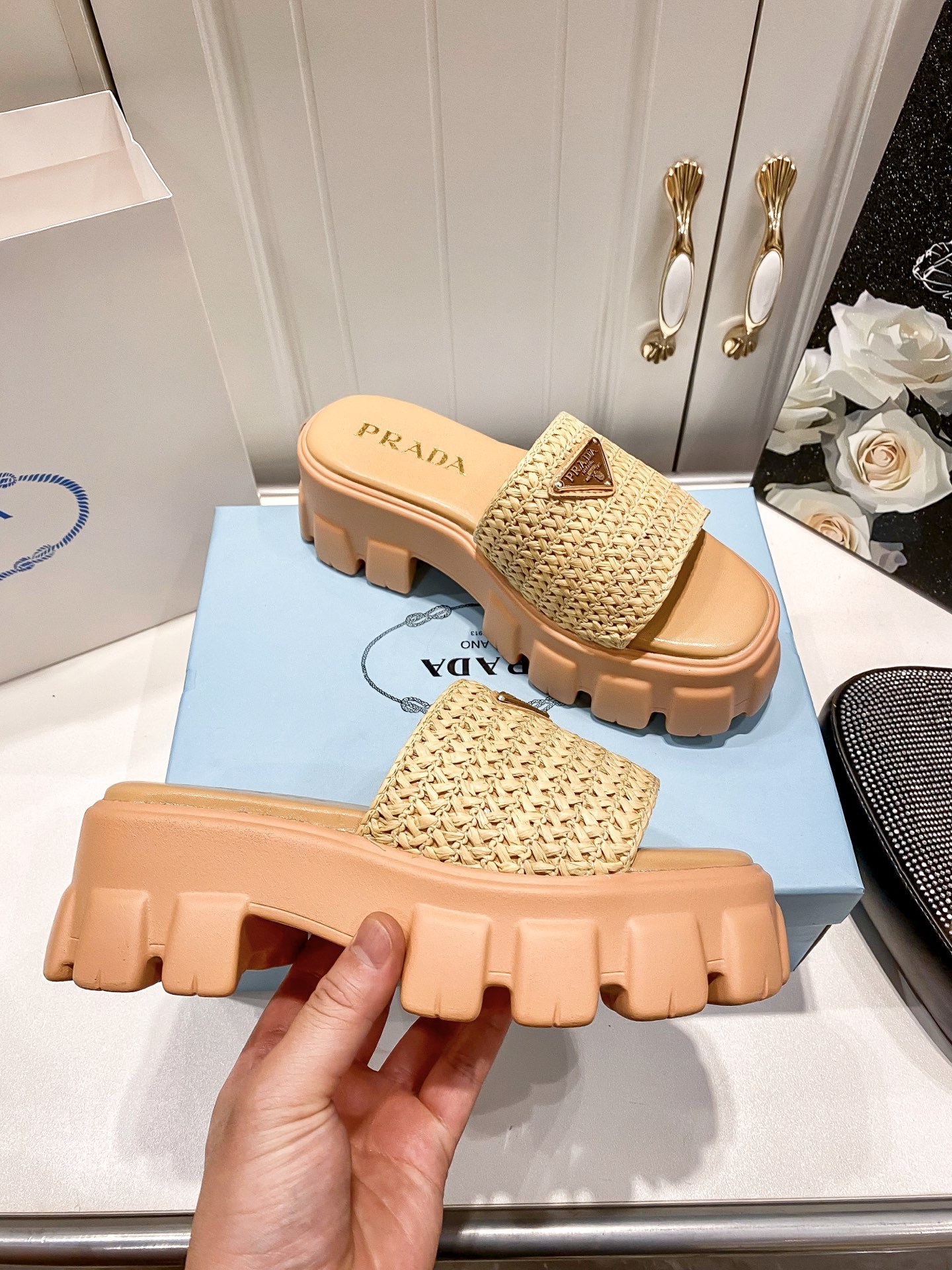 P style Woven platform slippers