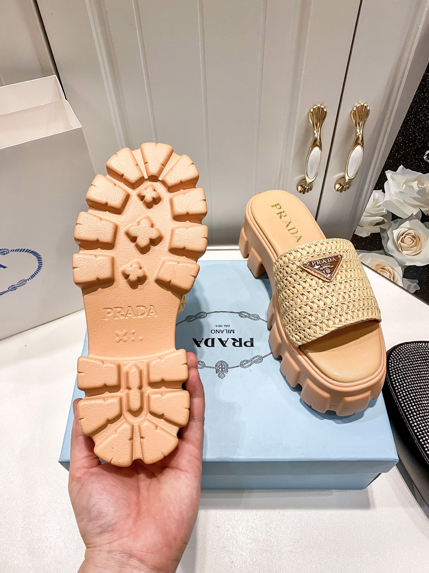 P style Woven platform slippers