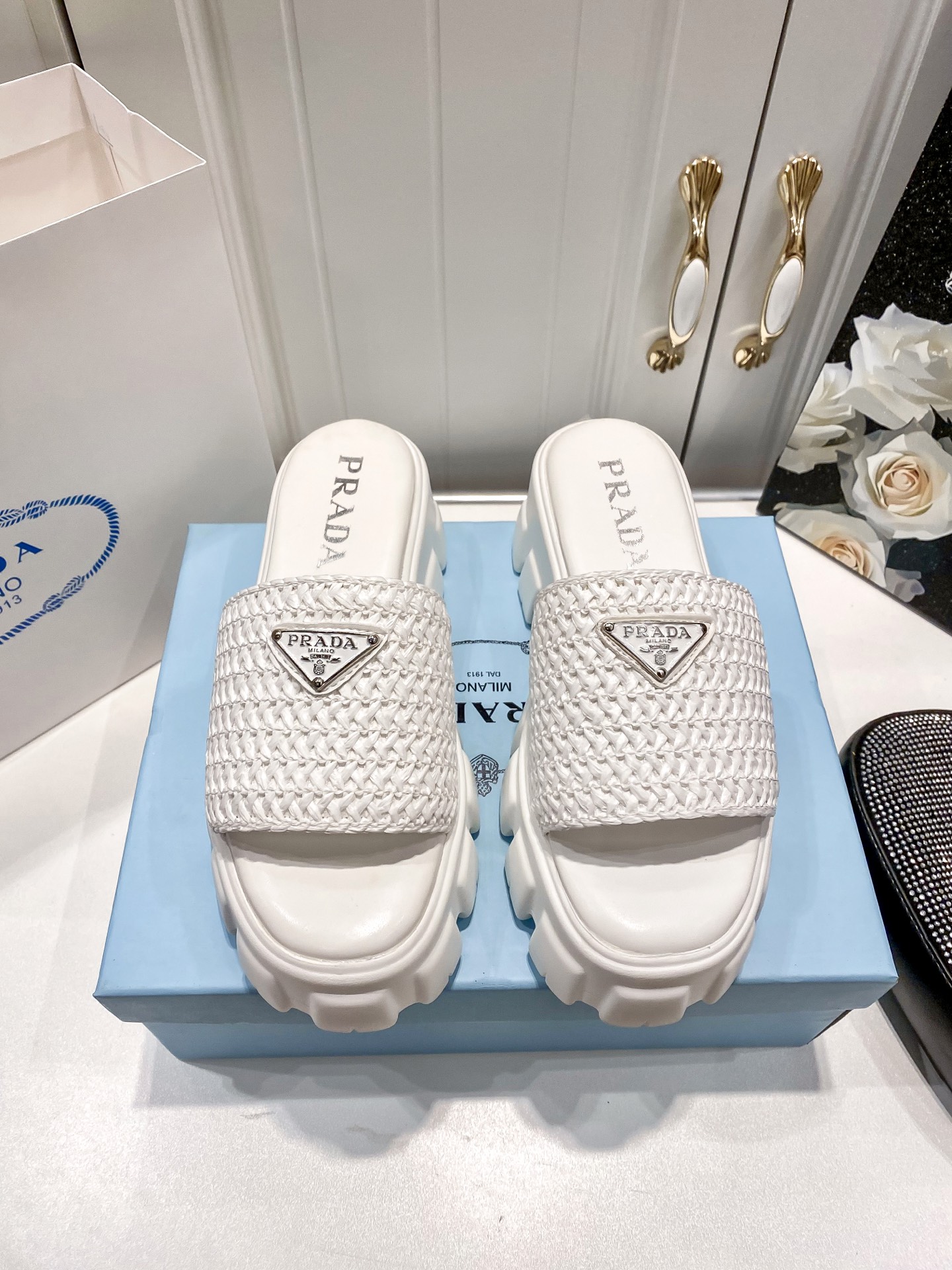 P style Woven platform slippers