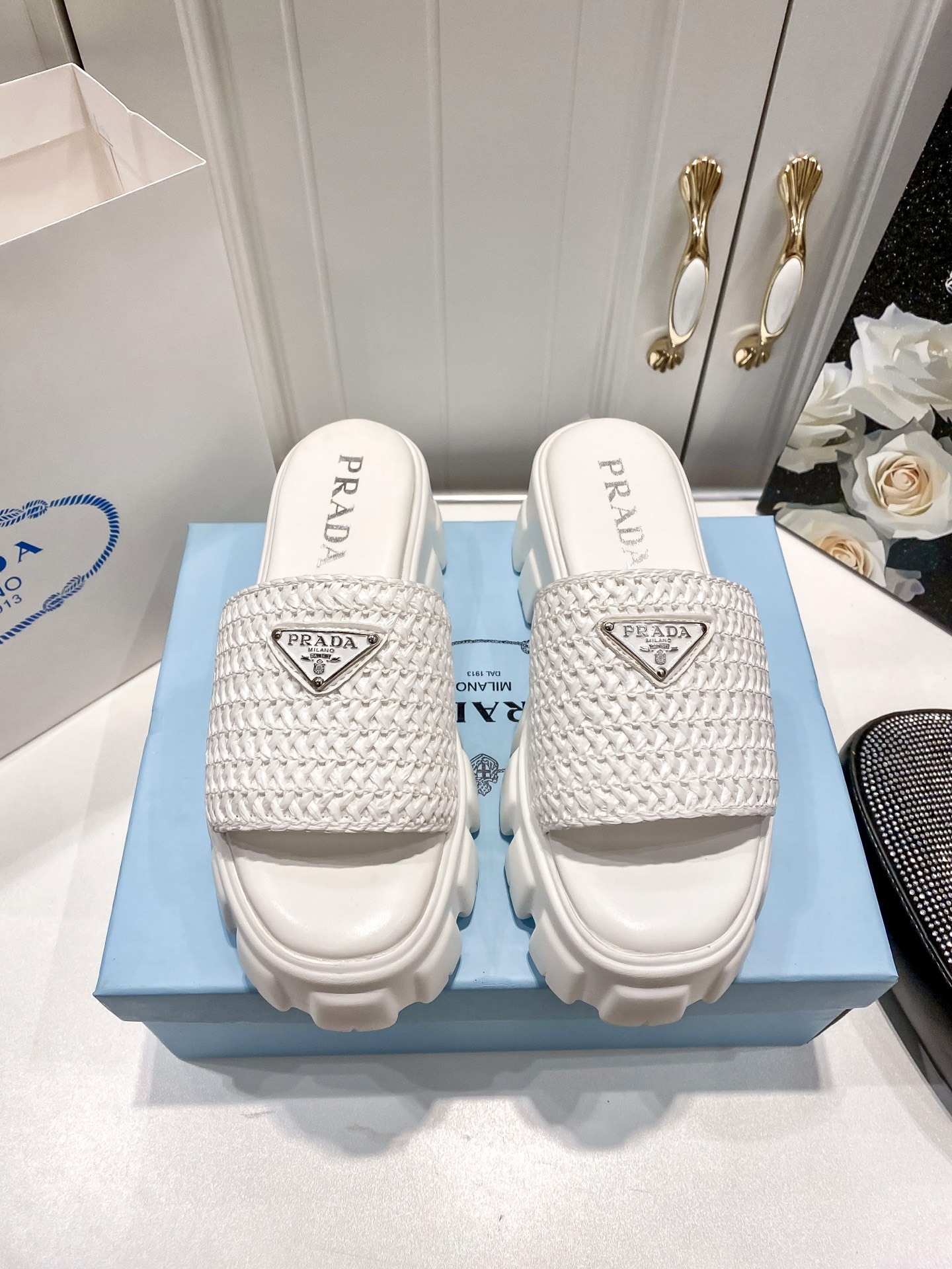 P style Woven platform slippers