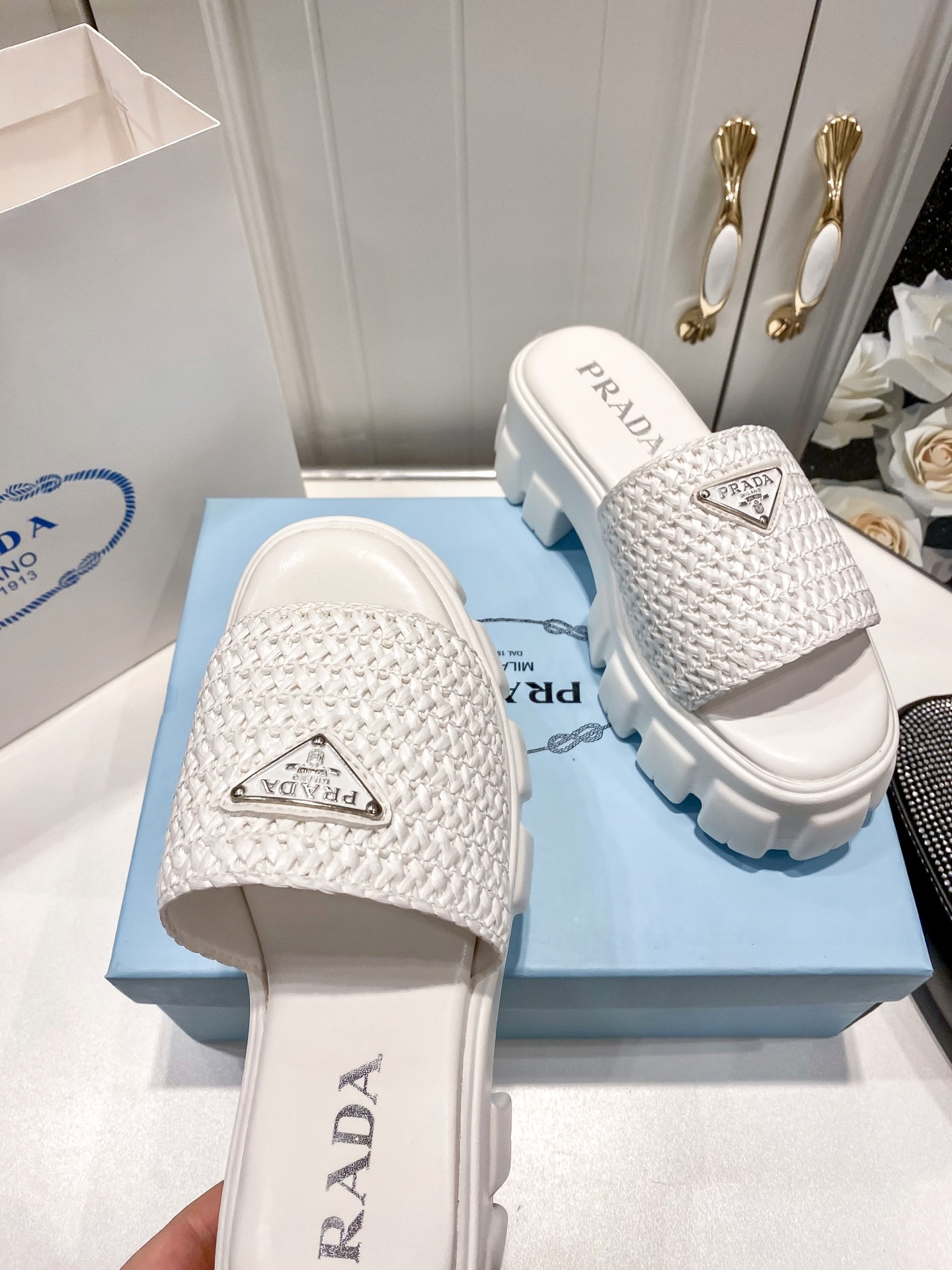 P style Woven platform slippers