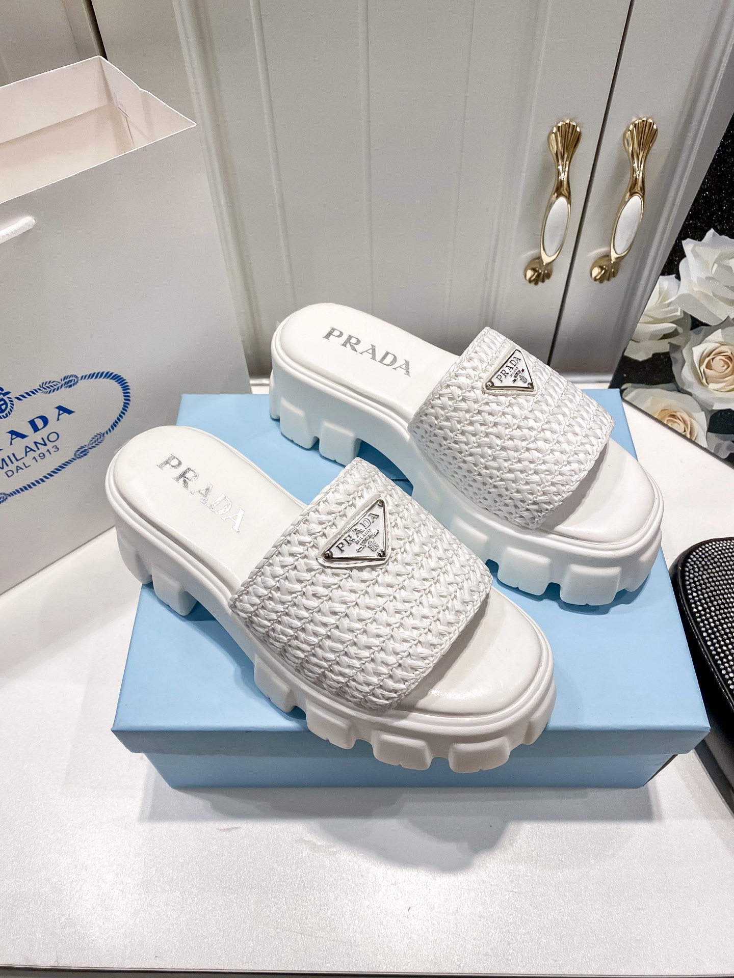 P style Woven platform slippers