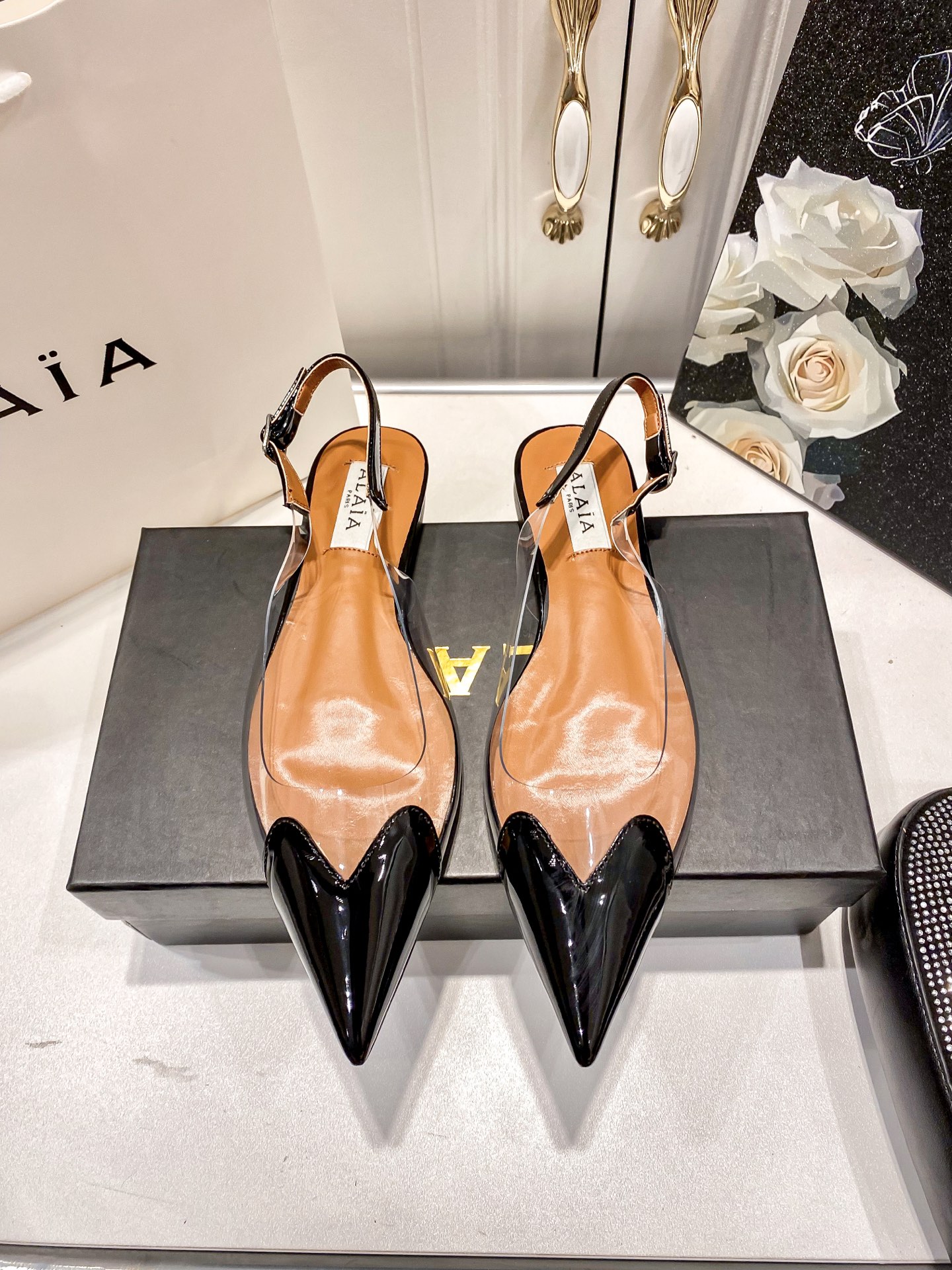 A style Heart transparent pointed flat sandals