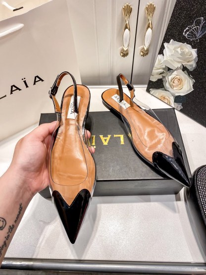 A style Heart transparent pointed flat sandals