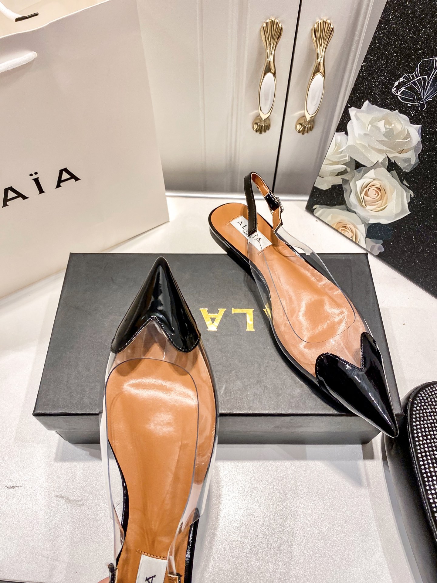 A style Heart transparent pointed flat sandals