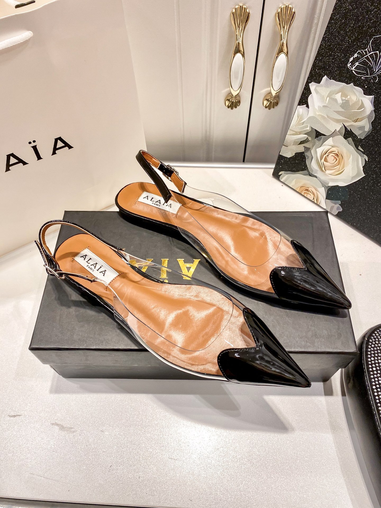 A style Heart transparent pointed flat sandals