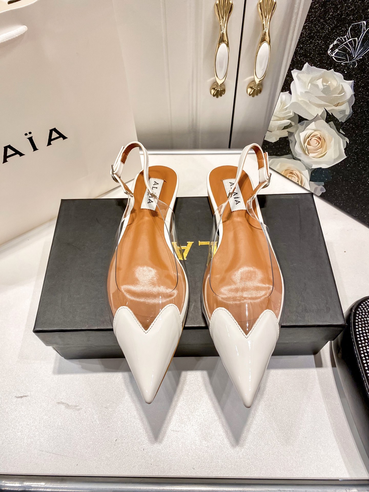 A style Heart transparent pointed flat sandals