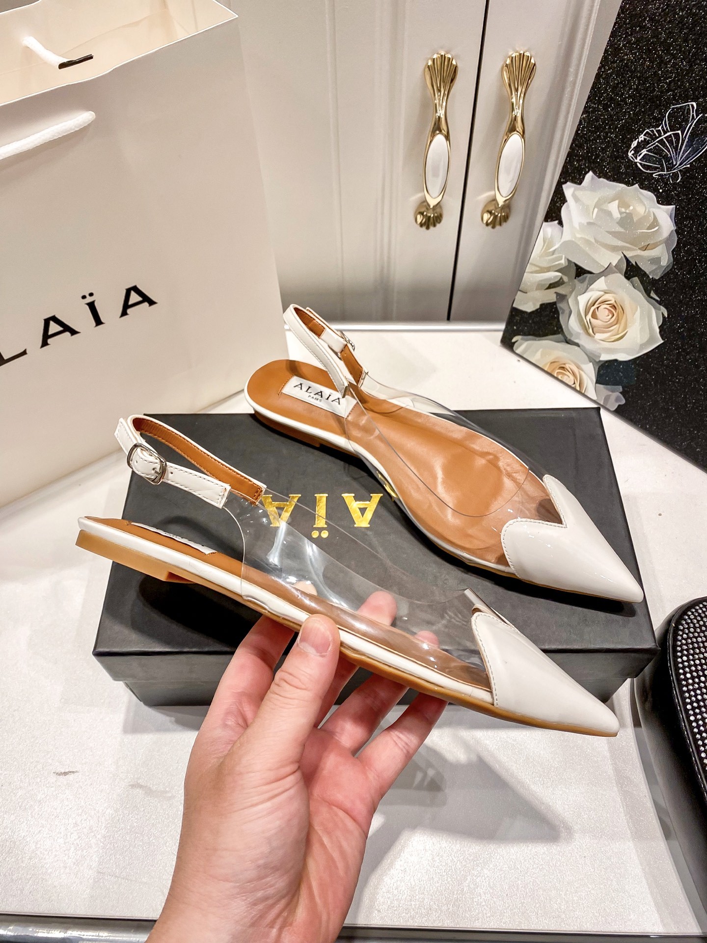 A style Heart transparent pointed flat sandals