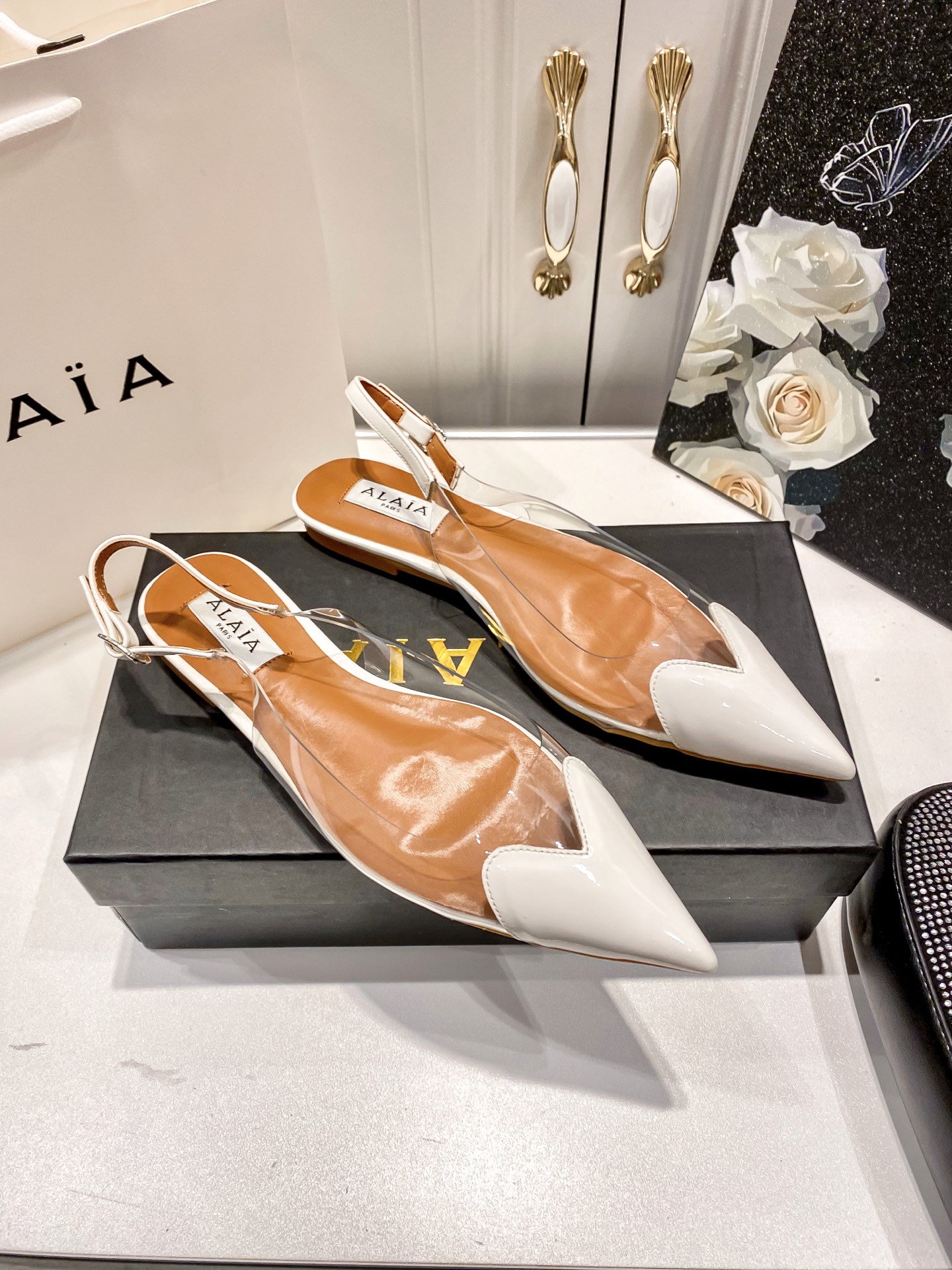 A style Heart transparent pointed flat sandals