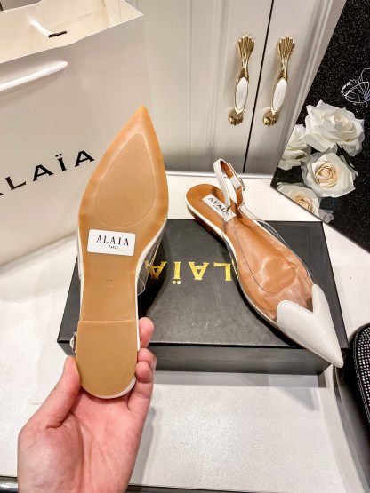 A style Heart transparent pointed flat sandals