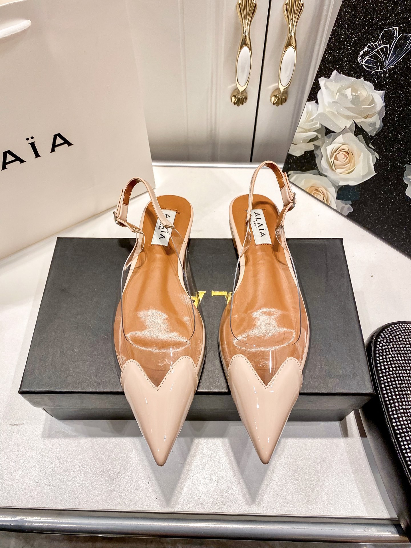 A style Heart transparent pointed flat sandals