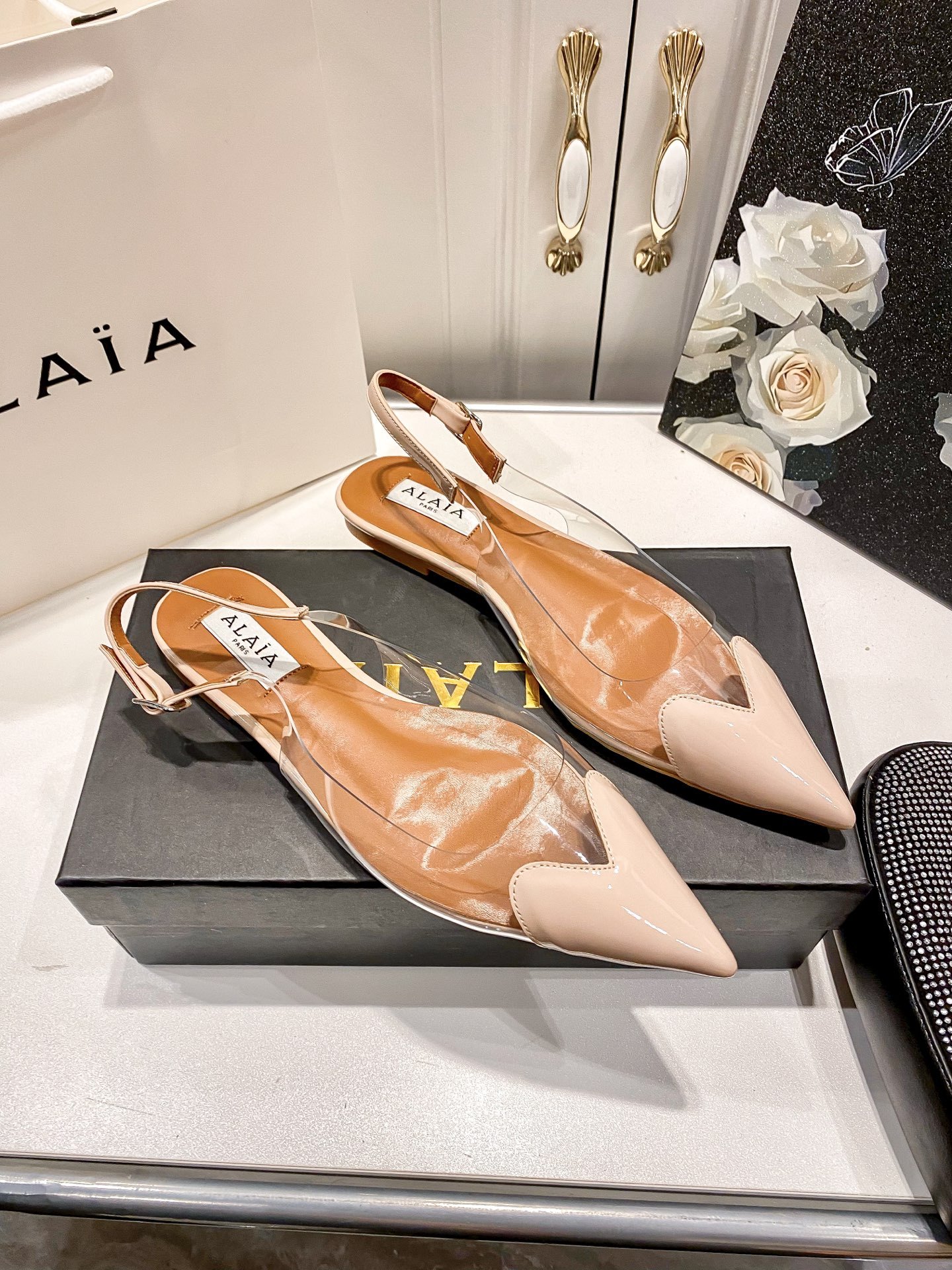 A style Heart transparent pointed flat sandals