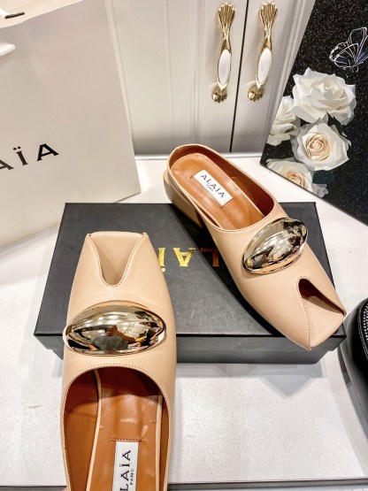 A style Vintage French Sandals