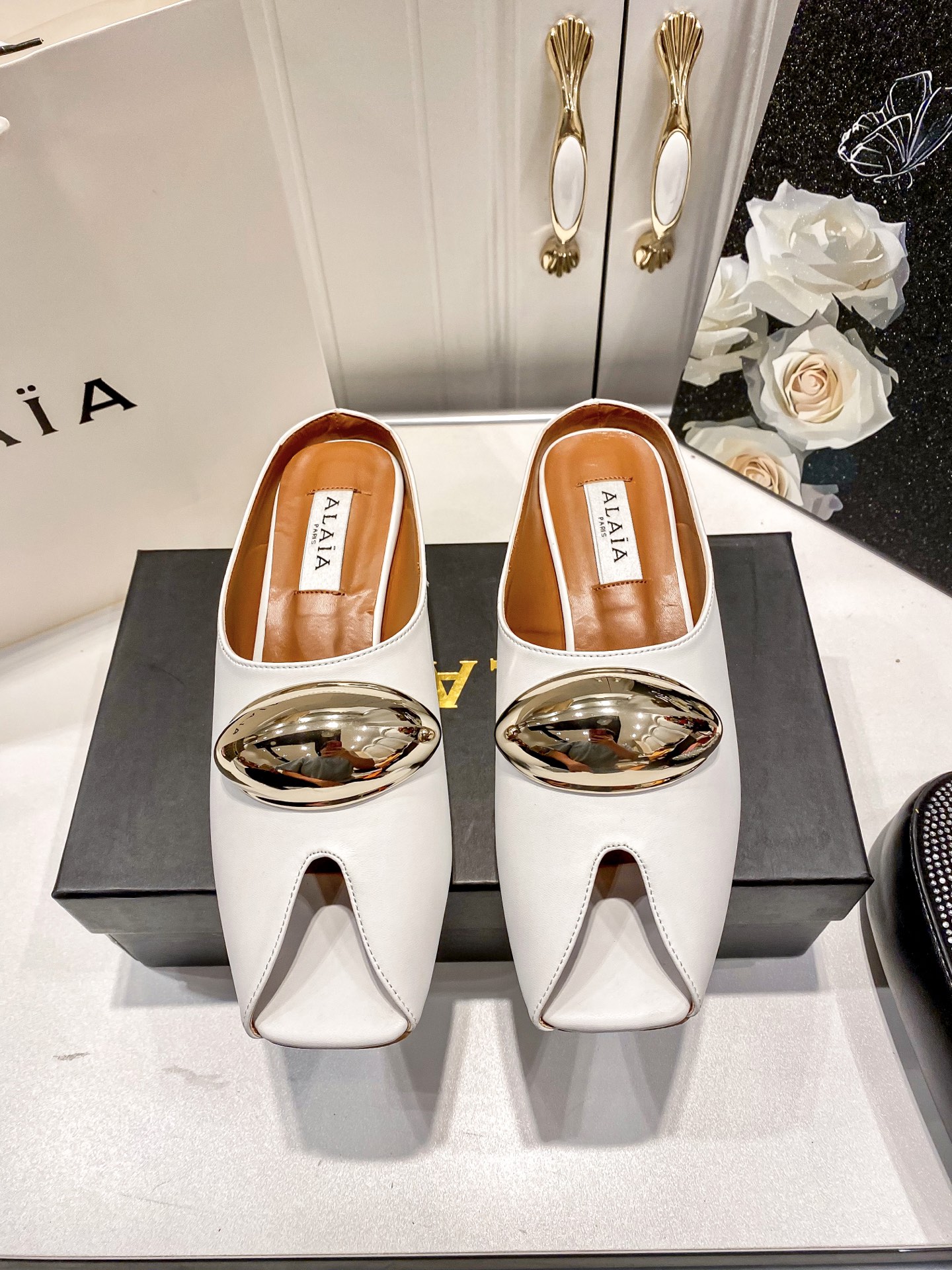 A style Vintage French Sandals