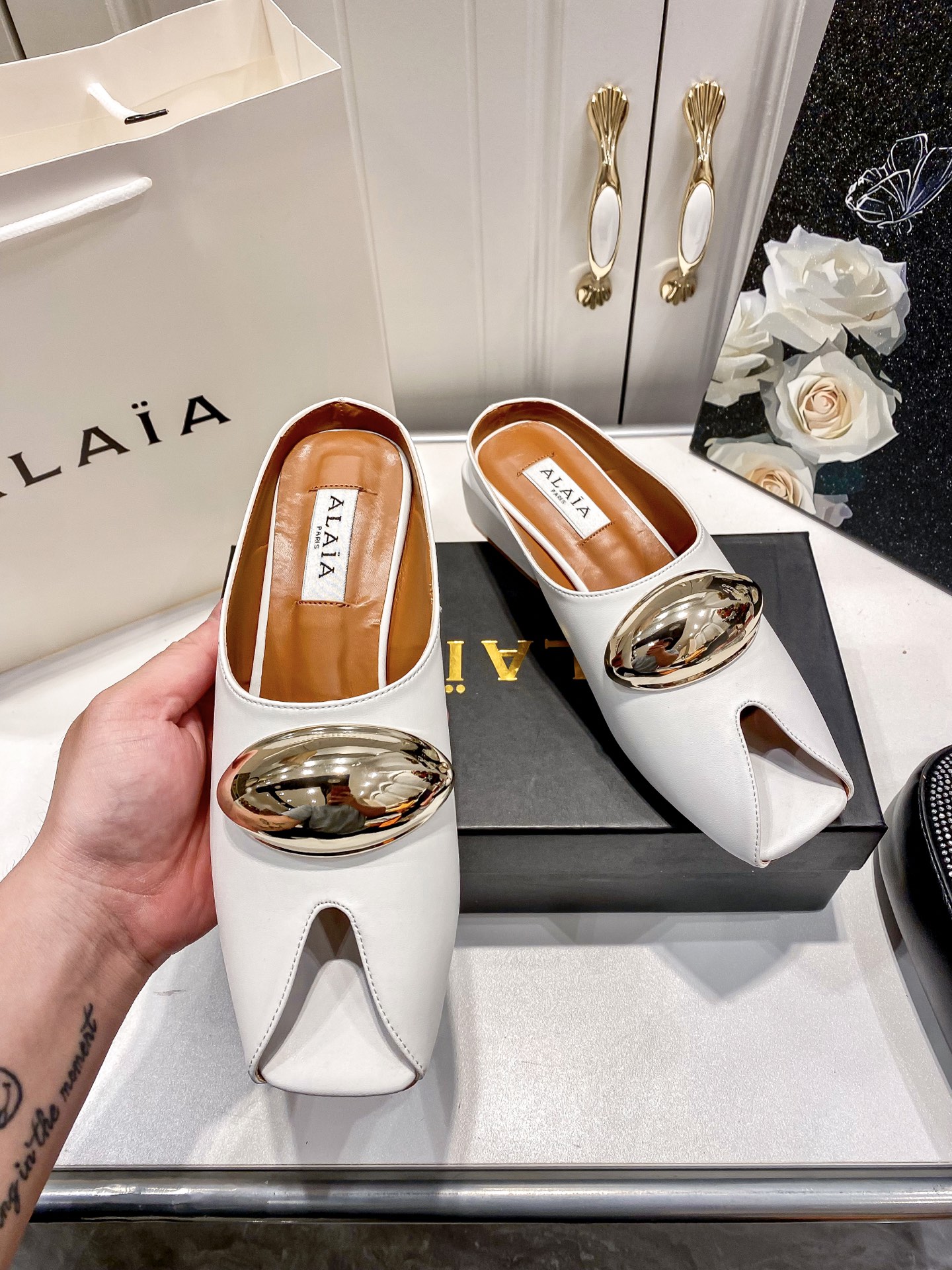 A style Vintage French Sandals