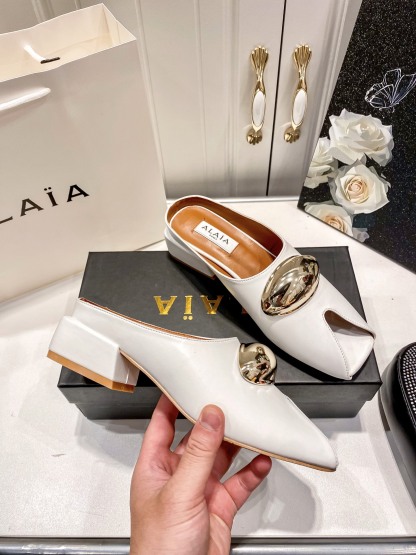 A style Vintage French Sandals