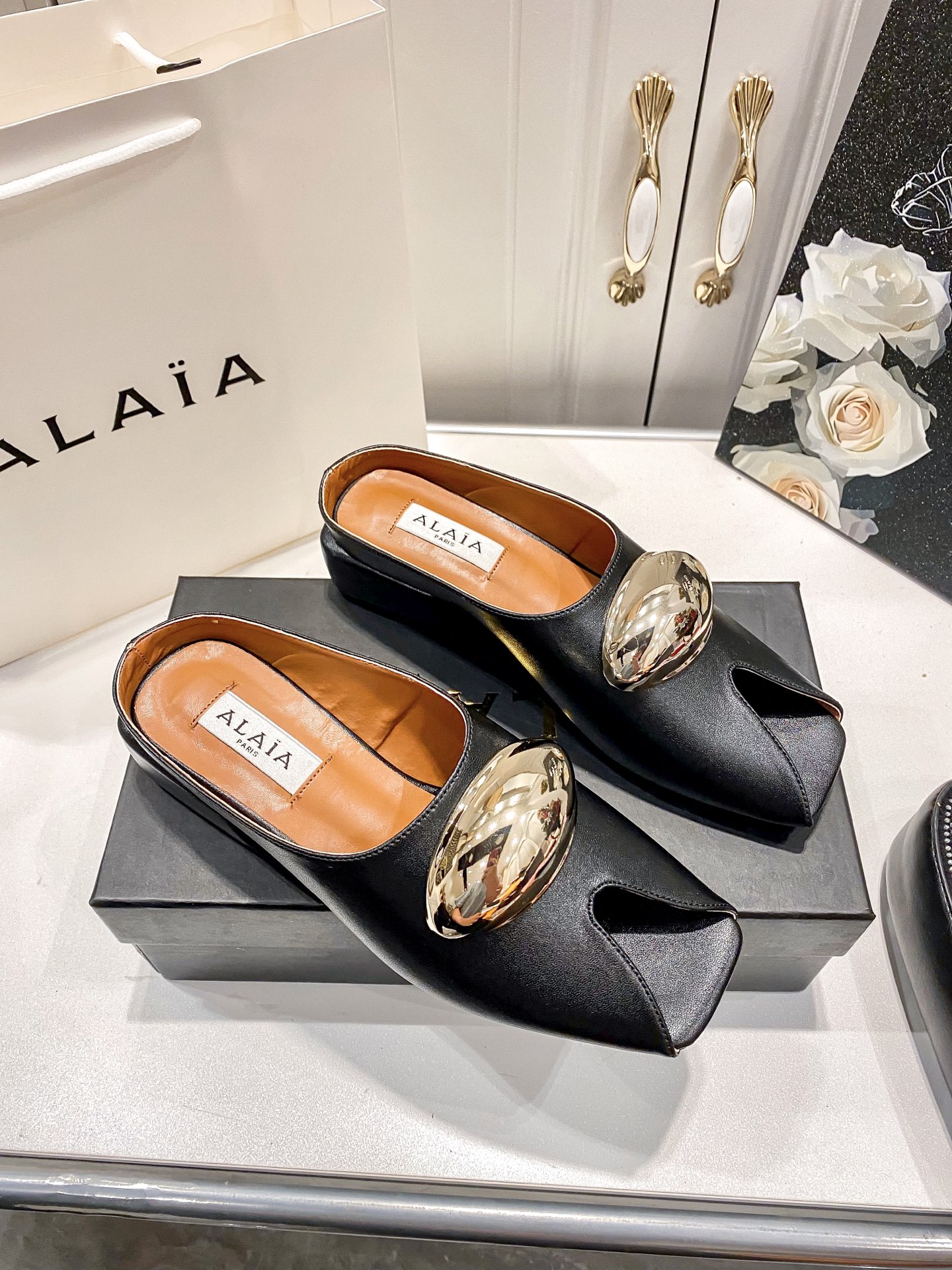 A style Vintage French Sandals