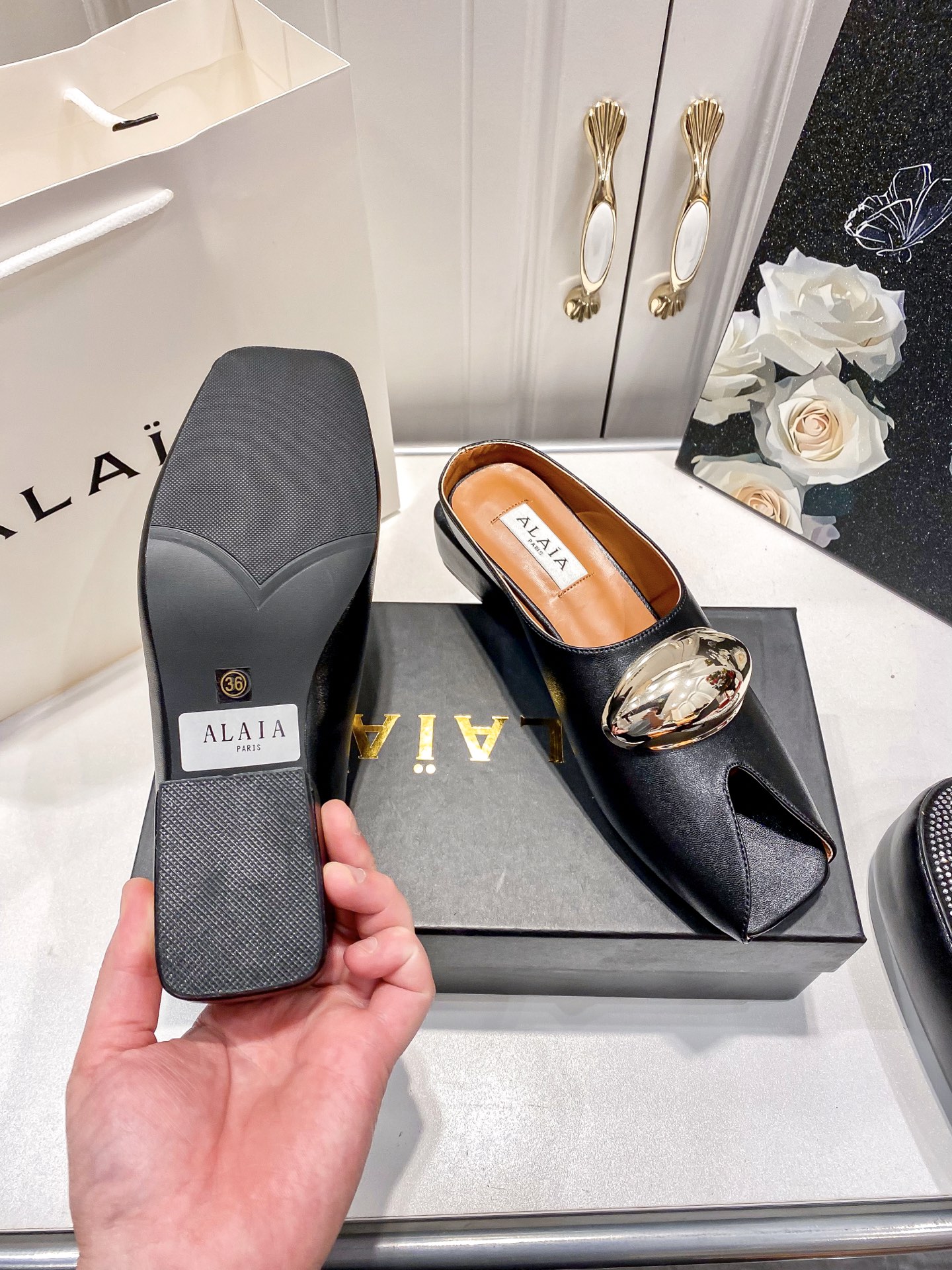 A style Vintage French Sandals