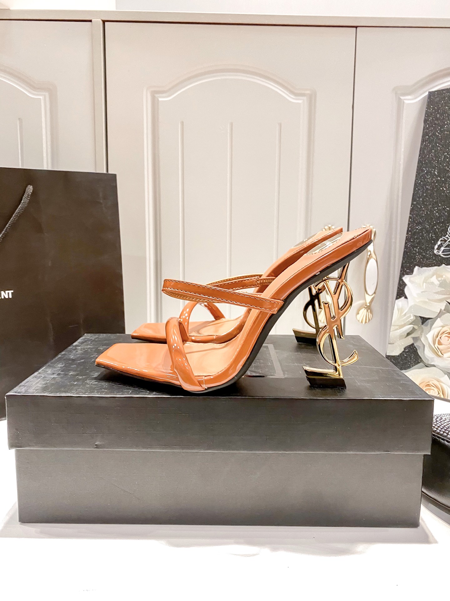 Y style Letter heel square toe high heel sandals