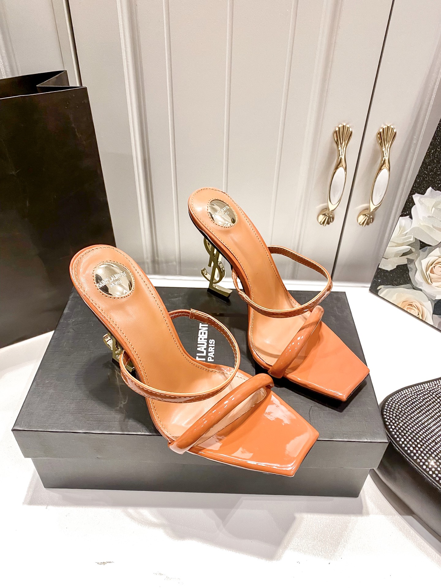 Y style Letter heel square toe high heel sandals