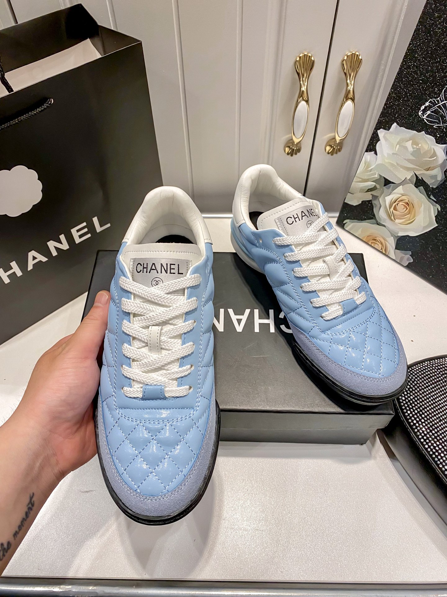 C style Round toe diamond pattern white shoes Casual shoes