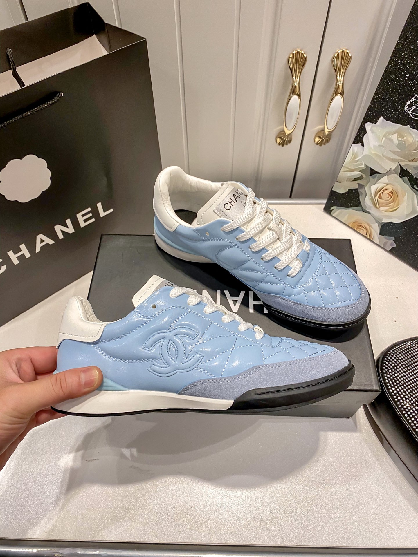 C style Round toe diamond pattern white shoes Casual shoes