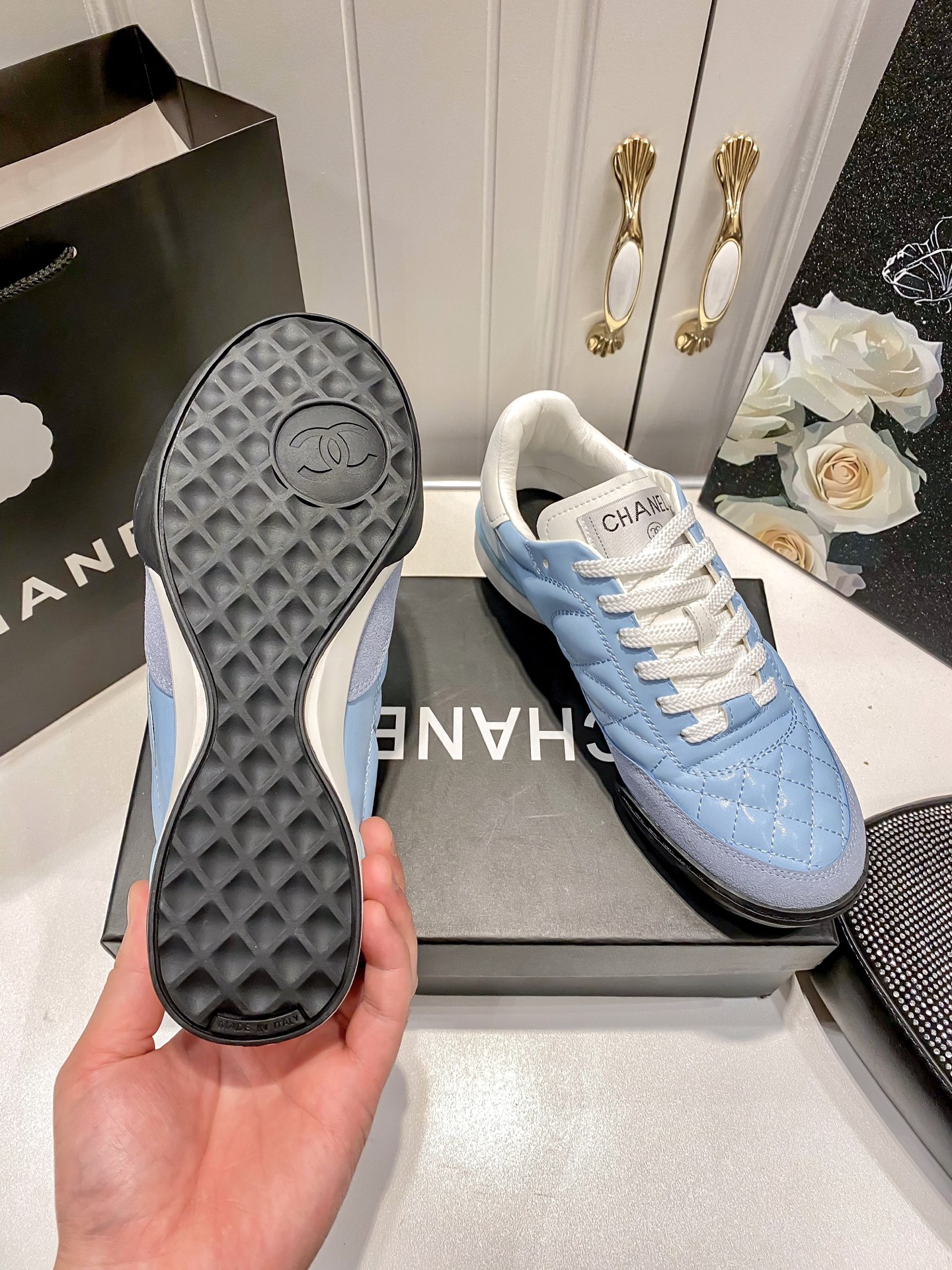 C style Round toe diamond pattern white shoes Casual shoes