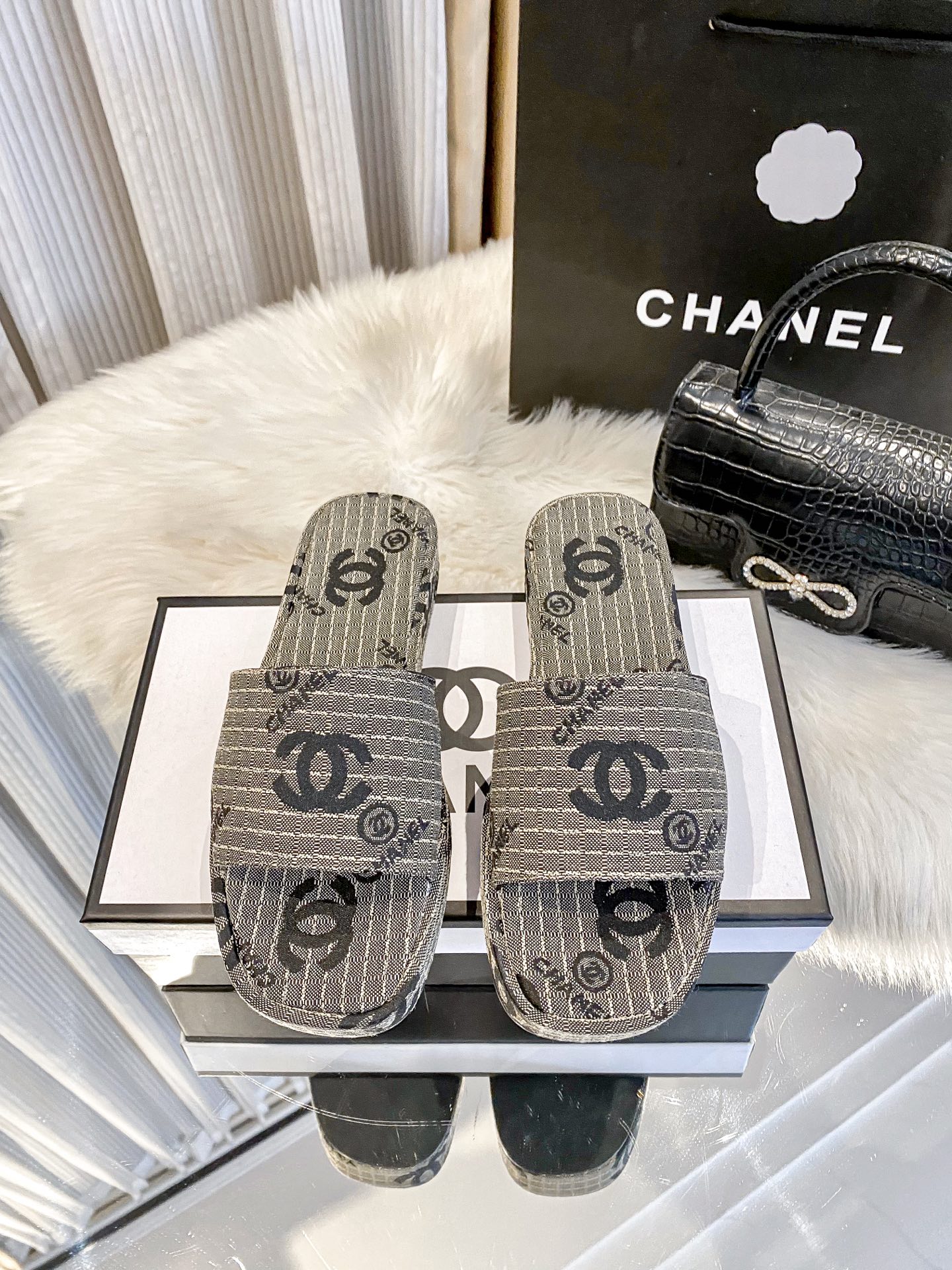 C style New thick-soled slippers