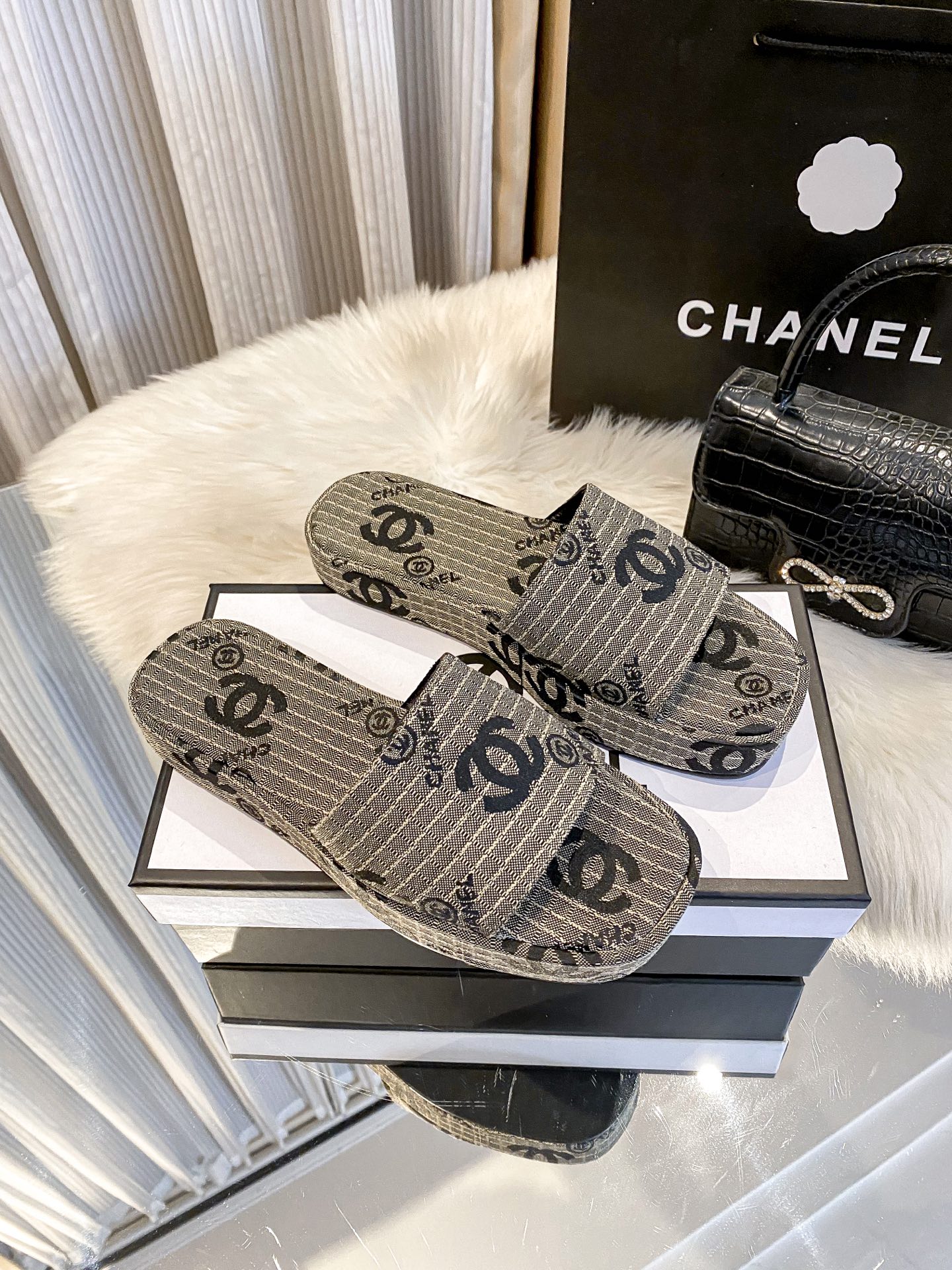 C style New thick-soled slippers
