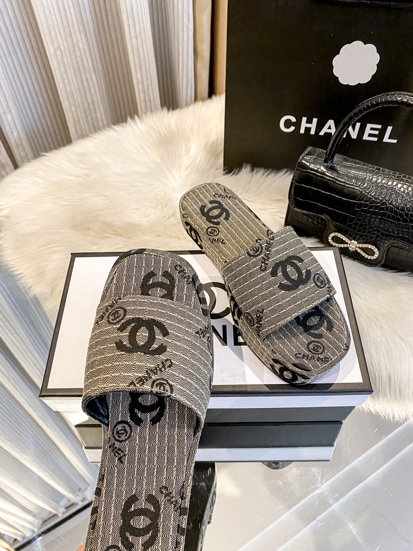 C style New thick-soled slippers