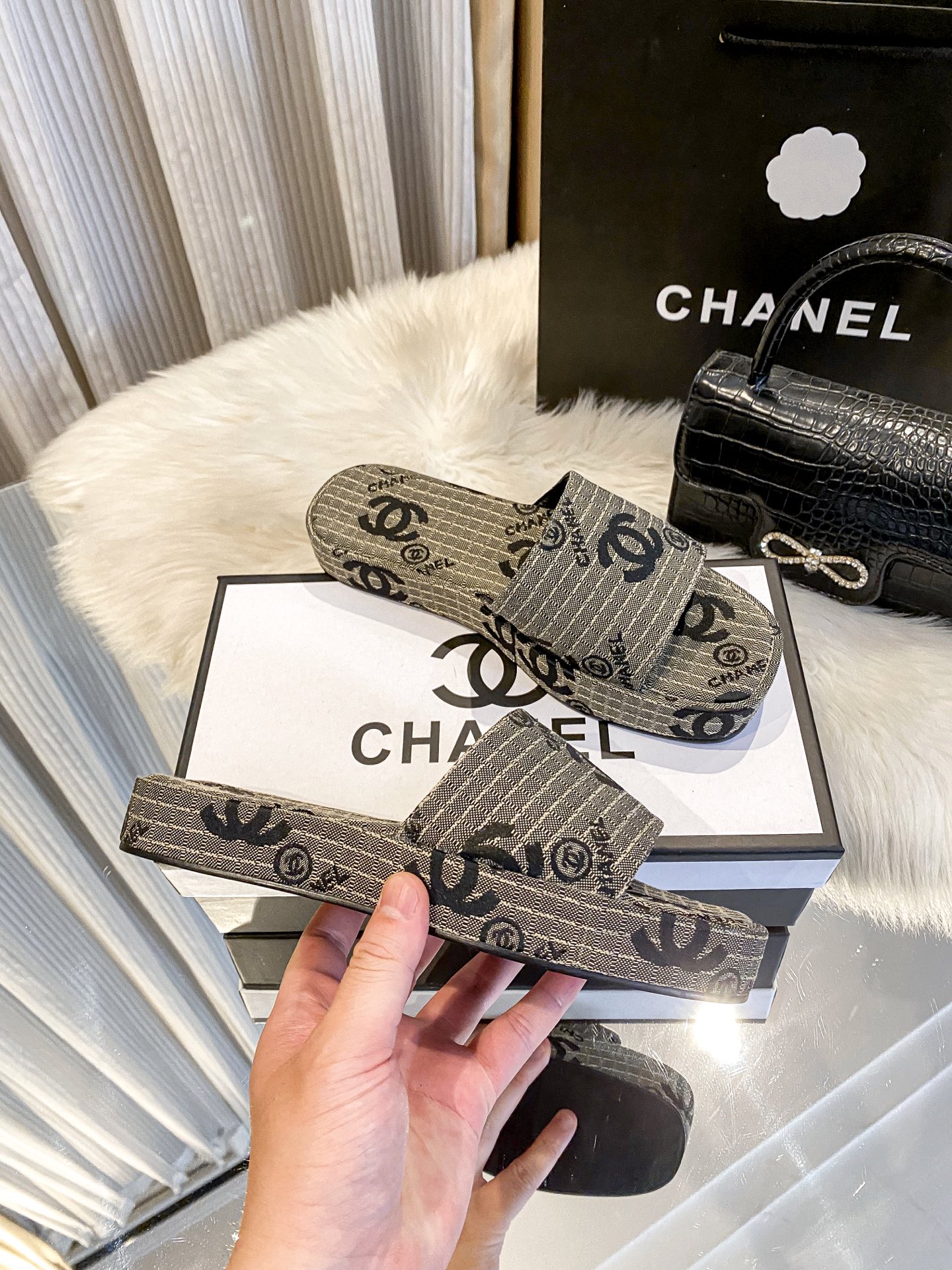 C style New thick-soled slippers