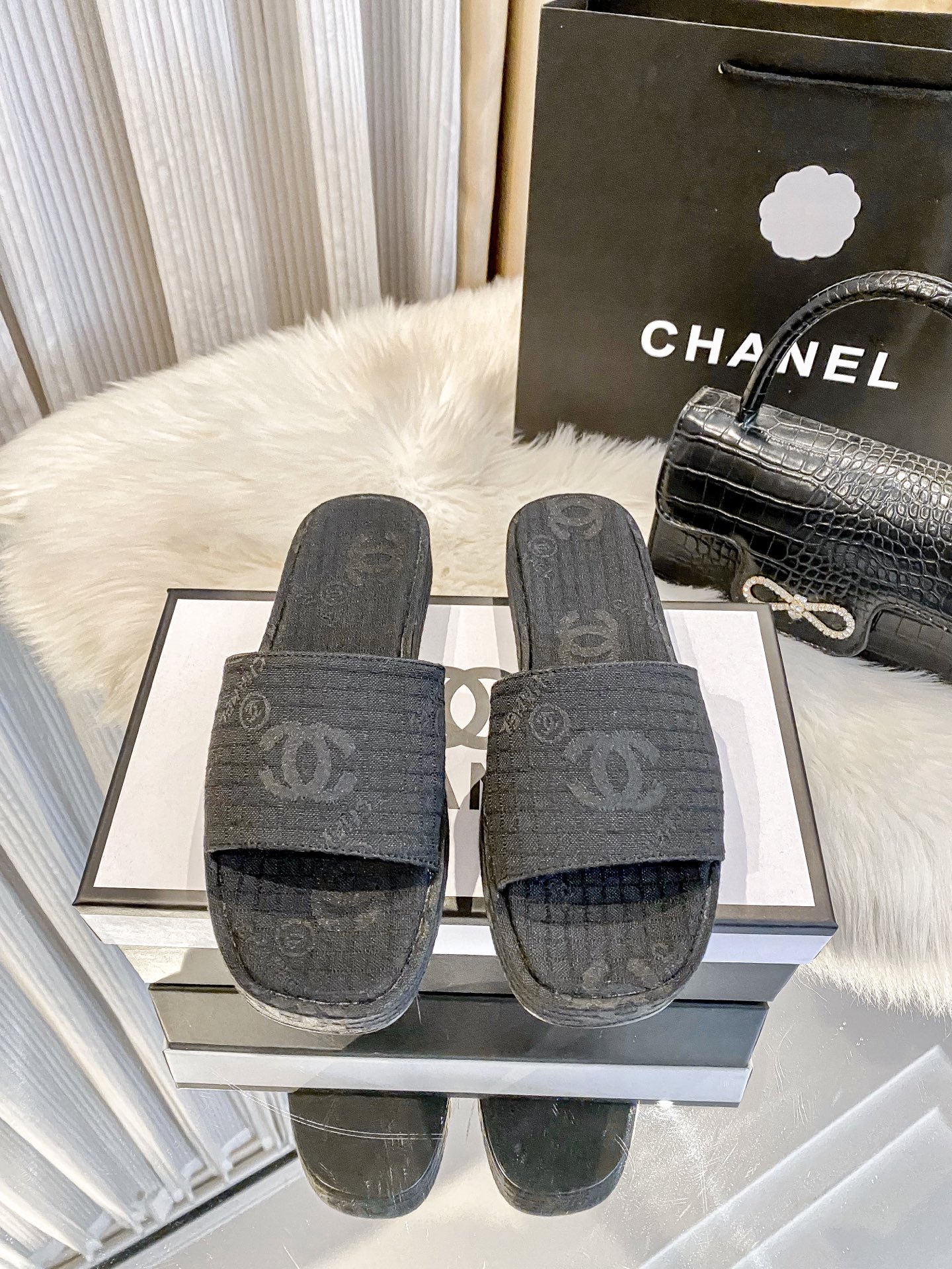 C style New thick-soled slippers