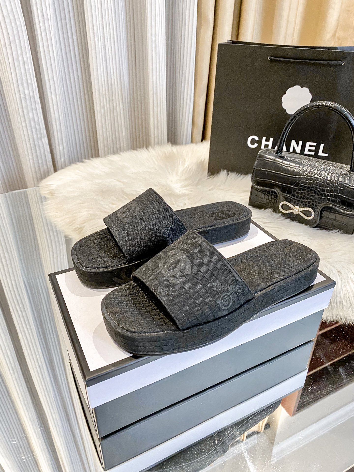 C style New thick-soled slippers