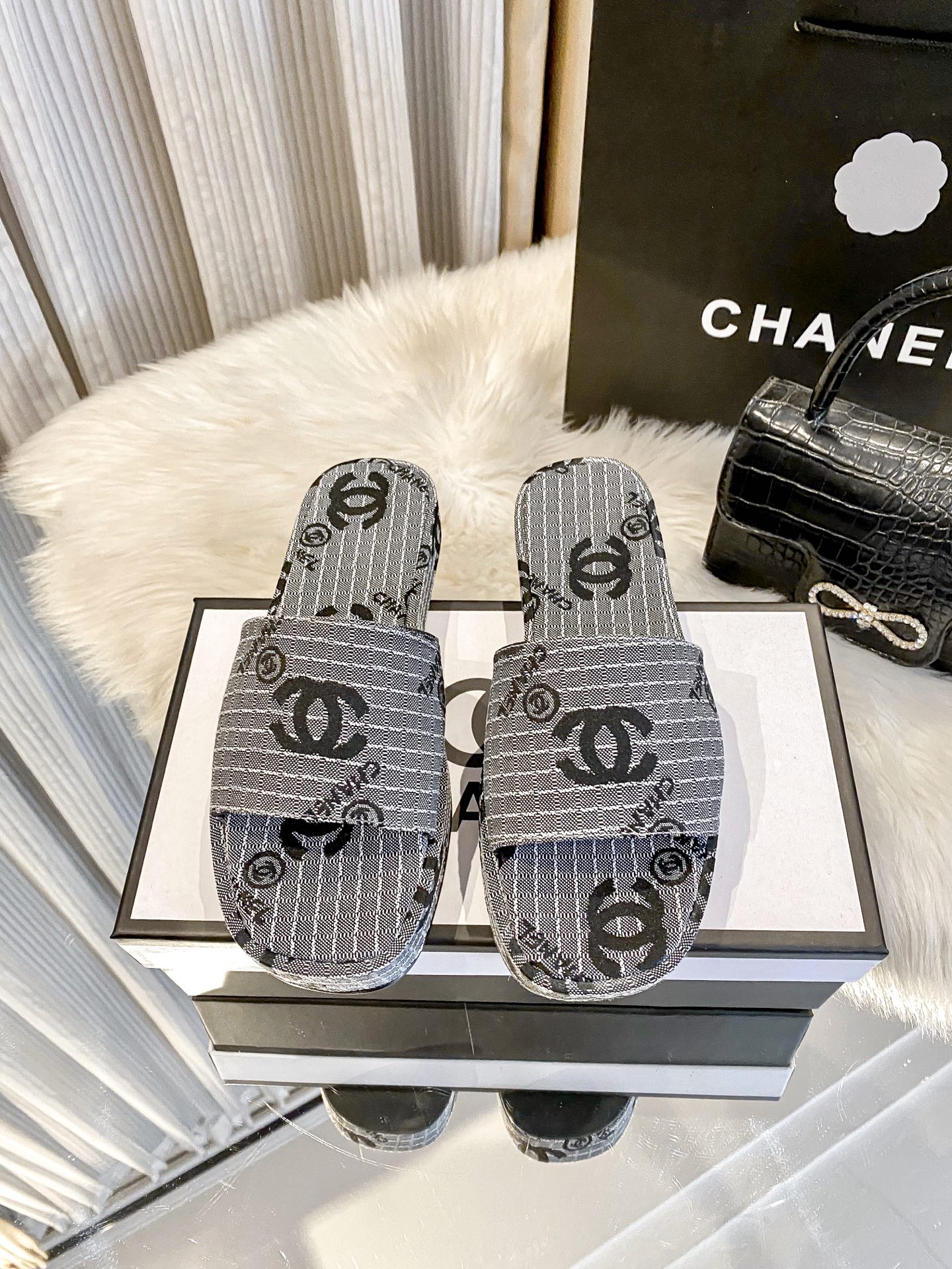 C style New thick-soled slippers