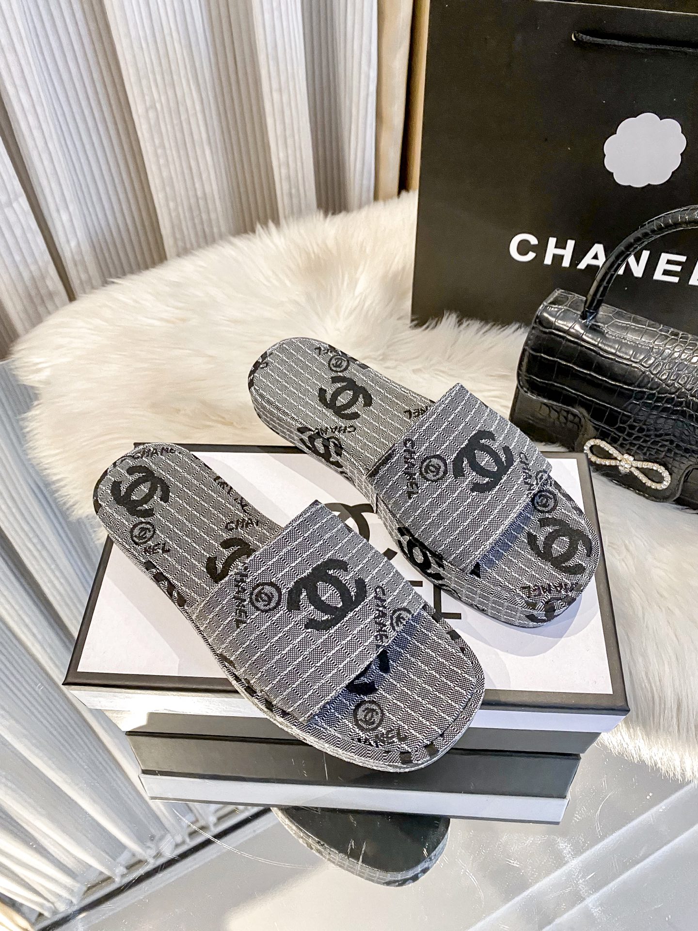 C style New thick-soled slippers