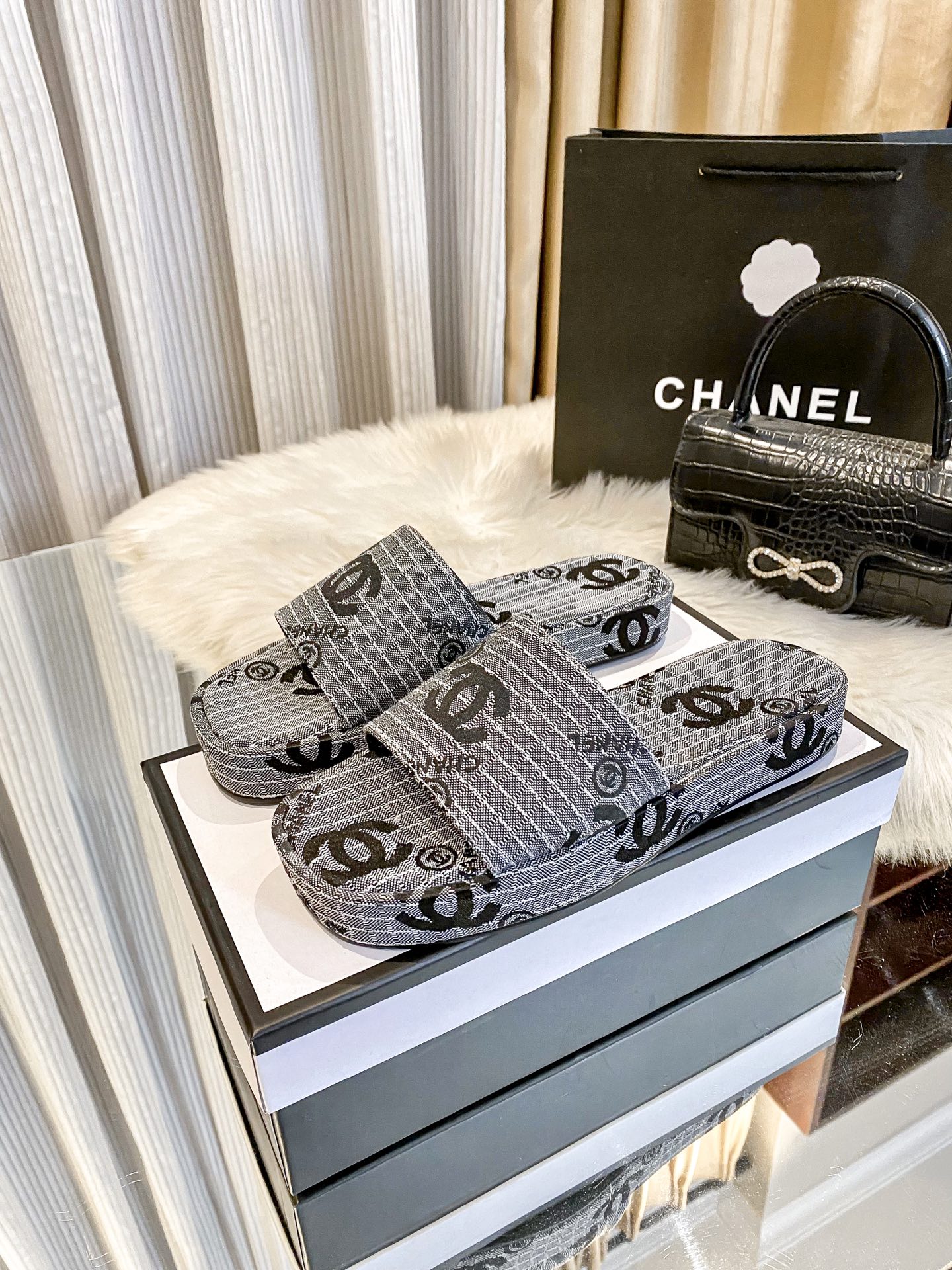 C style New thick-soled slippers