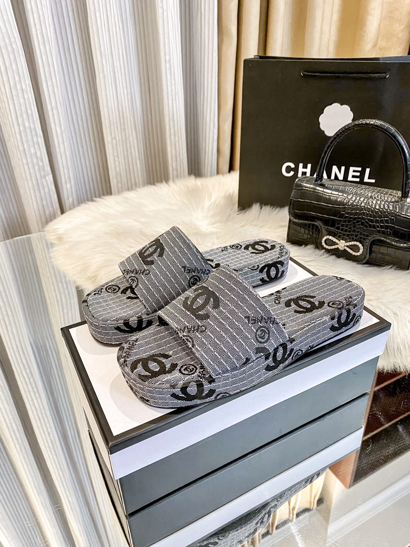 C style New thick-soled slippers